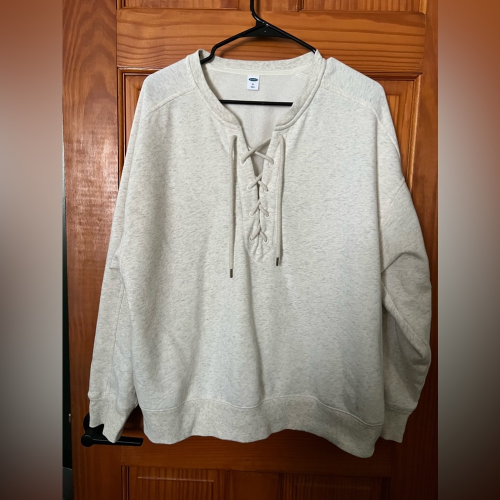 WORN ONCE OLD NAVY CREWNECK SIZE XL